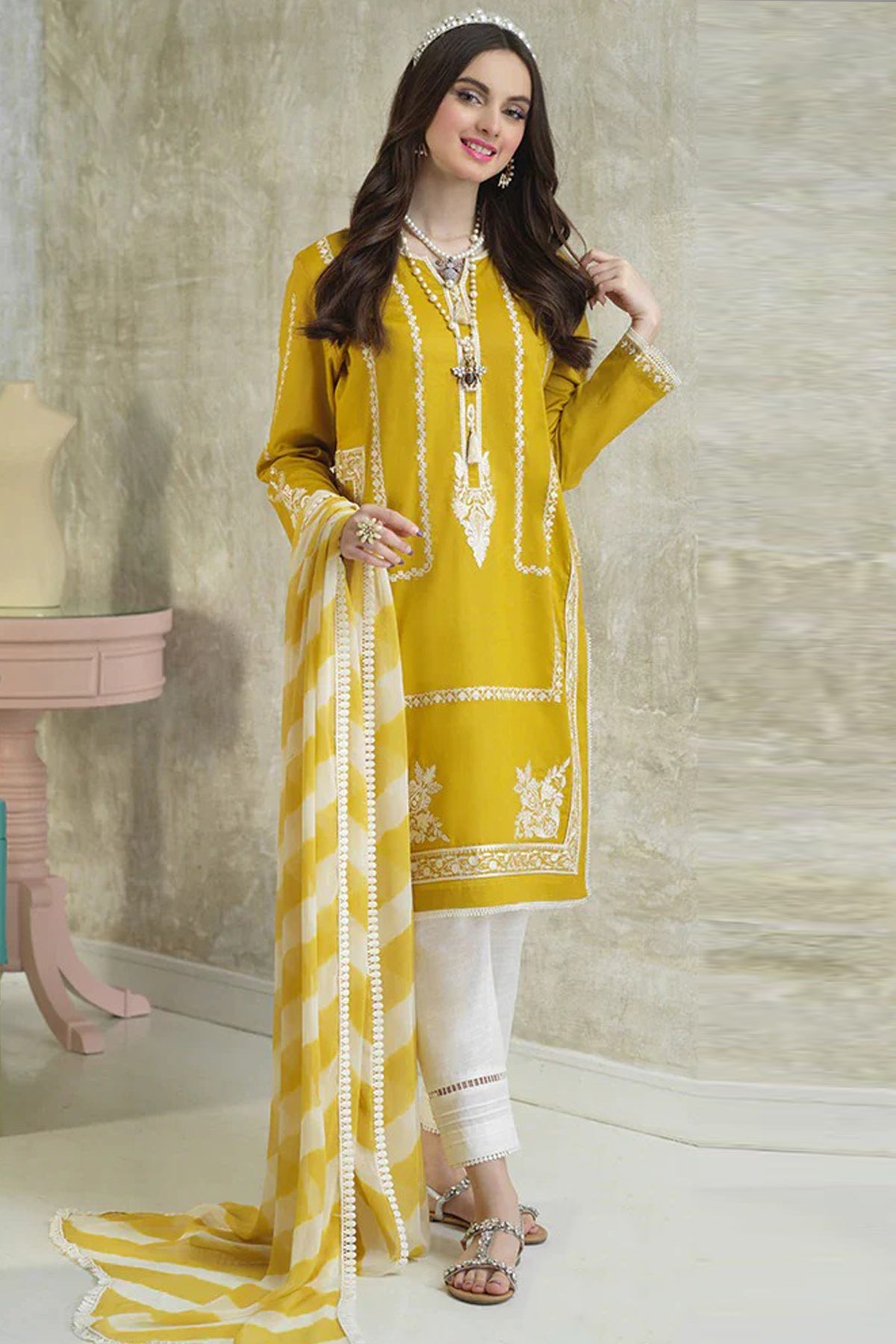 Asim Jofa Embroidered Lawn 3pc with Slub Net dupatta-GA1697