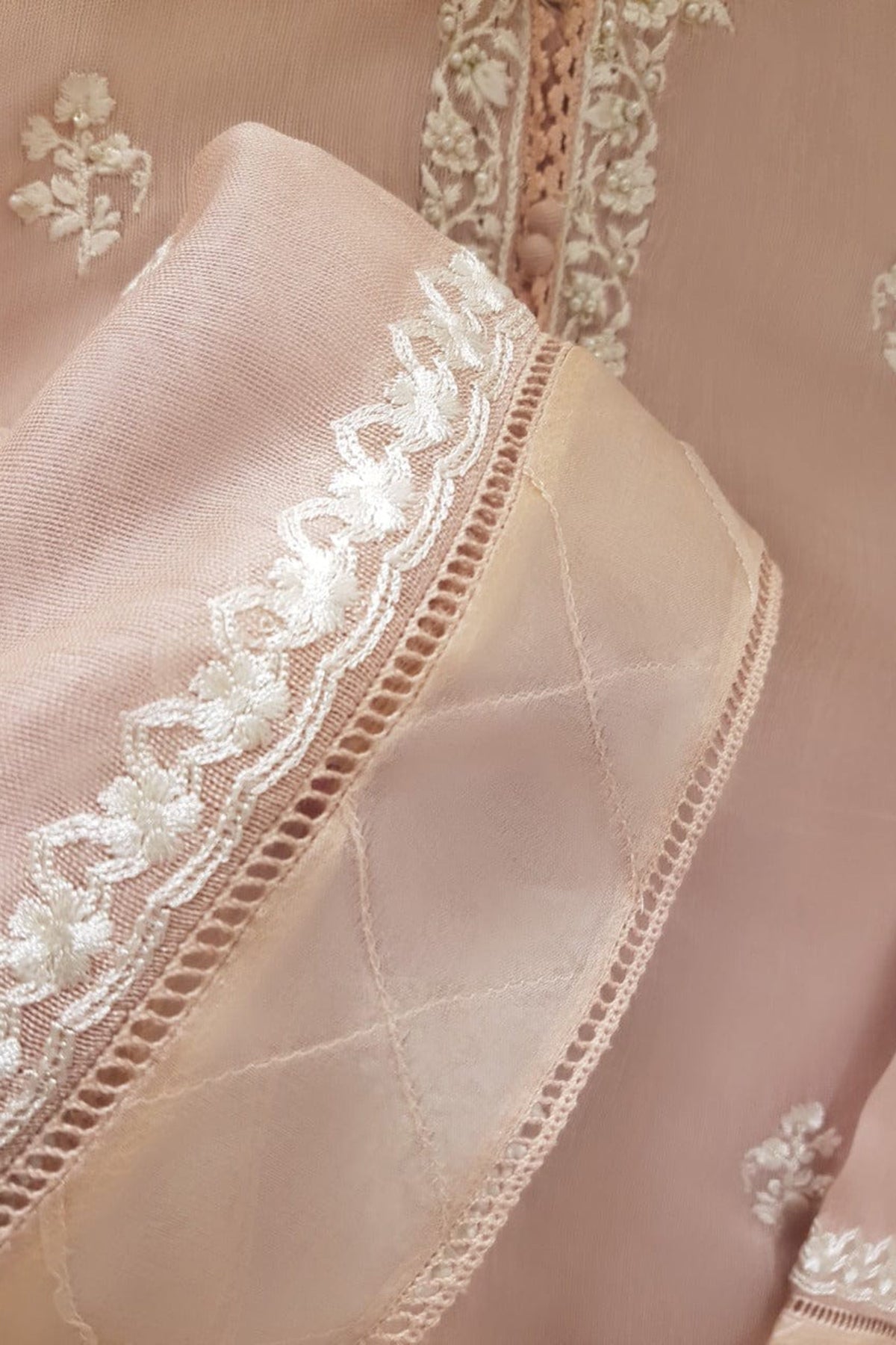 Agha Noor Heavy Embroidered 3pc with Embroidered Organza dupatta-GA1807