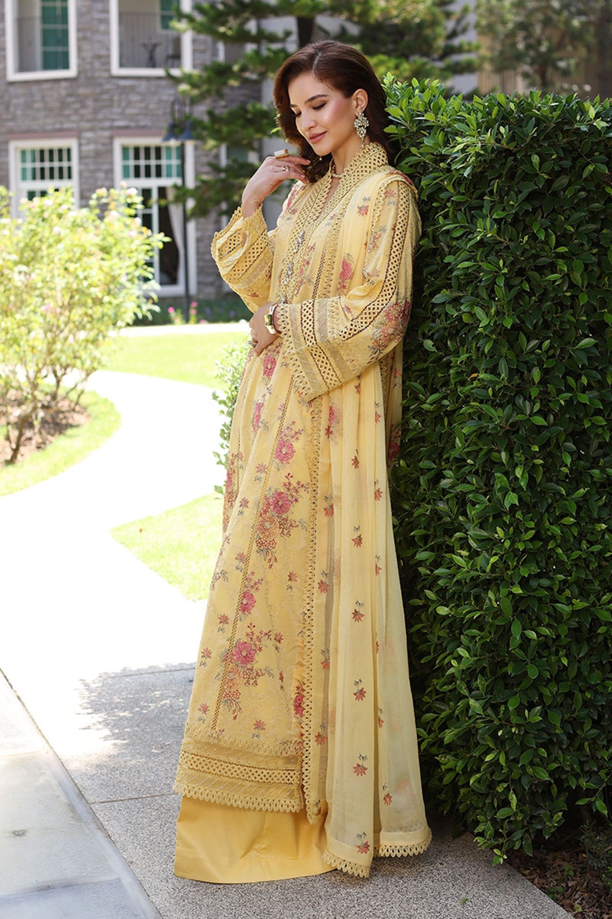 Bareeze Summer Lawn 3pc with Embroidered chiffon dupatta-GA1812