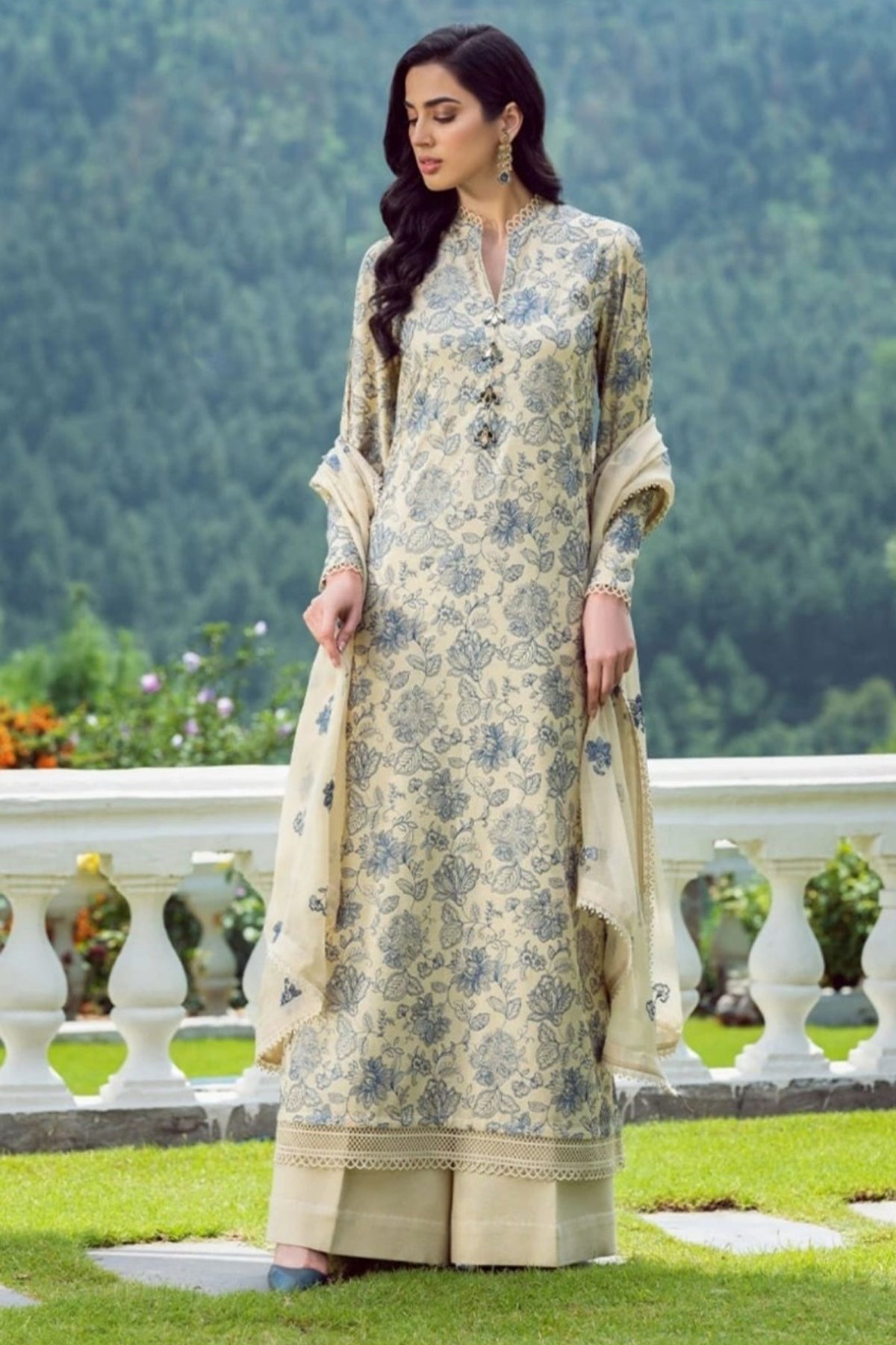 Bareeze 3PC Embroidered Lawn Suit with pure chiffon Dupatta -  GA1626