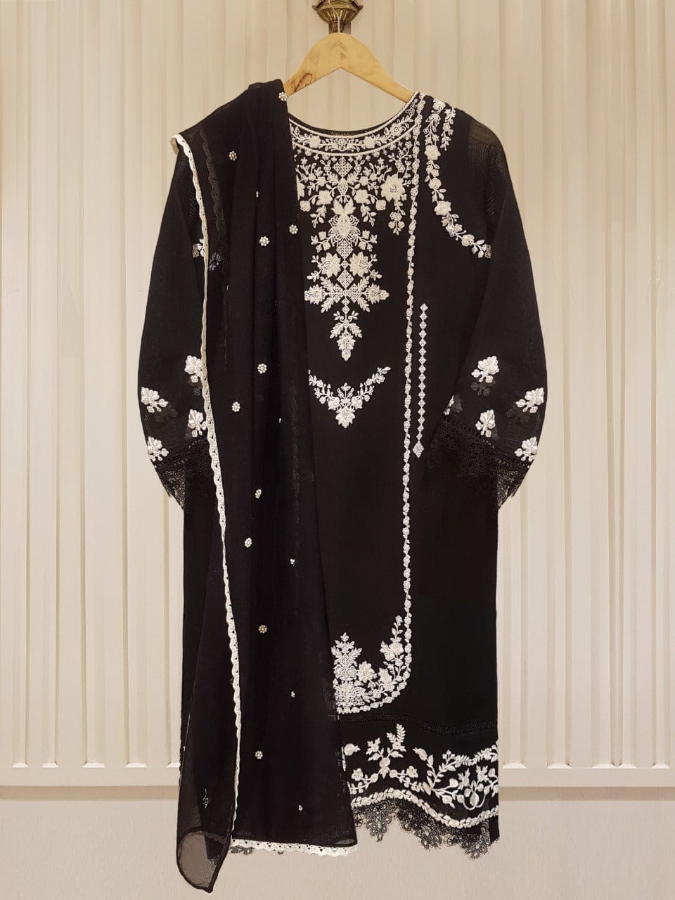 Agha Noor Heavy Embroidered  with Embroidered Organza dupatta-Ga1680