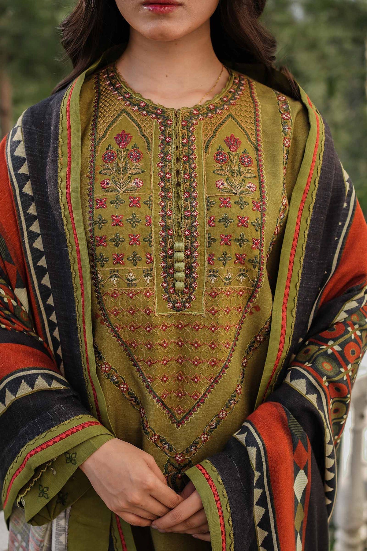 Zara Shahjahan 3PC Embroidered Dhanak with Embroidered Dhanak Shawl - GA1759